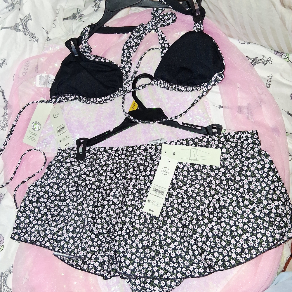No Boundaries Black and White Floral Bikini Set - Picture 5 of 12